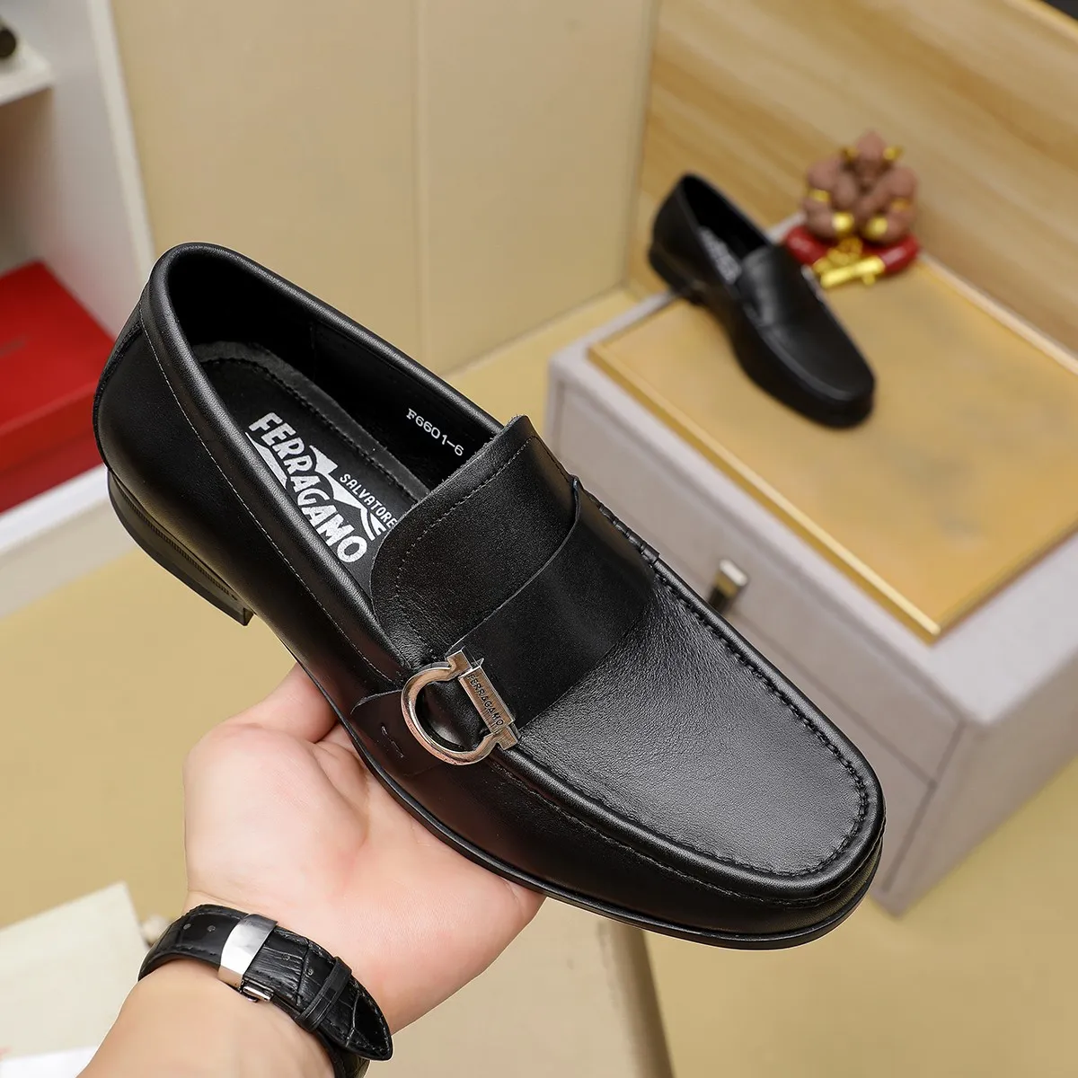 Men's shoes 💰460 🔥 Ferragamo new men's casual slip-on shoes 🇨🇳 Official website original 1:1 mold, original quality 💯 fine workmanship, high-end luxury ☘ The upper is made of imported Italian first-layer cowhide 🌴 Luxurious water dyeing 🐂 Leather lining 🍓 Rubber wear-resistant and non-slip outsole, breathable and comfortable to wear 🍍 The first choice for high-taste men, color optional! Code number 38-44 (45.46. Customized)